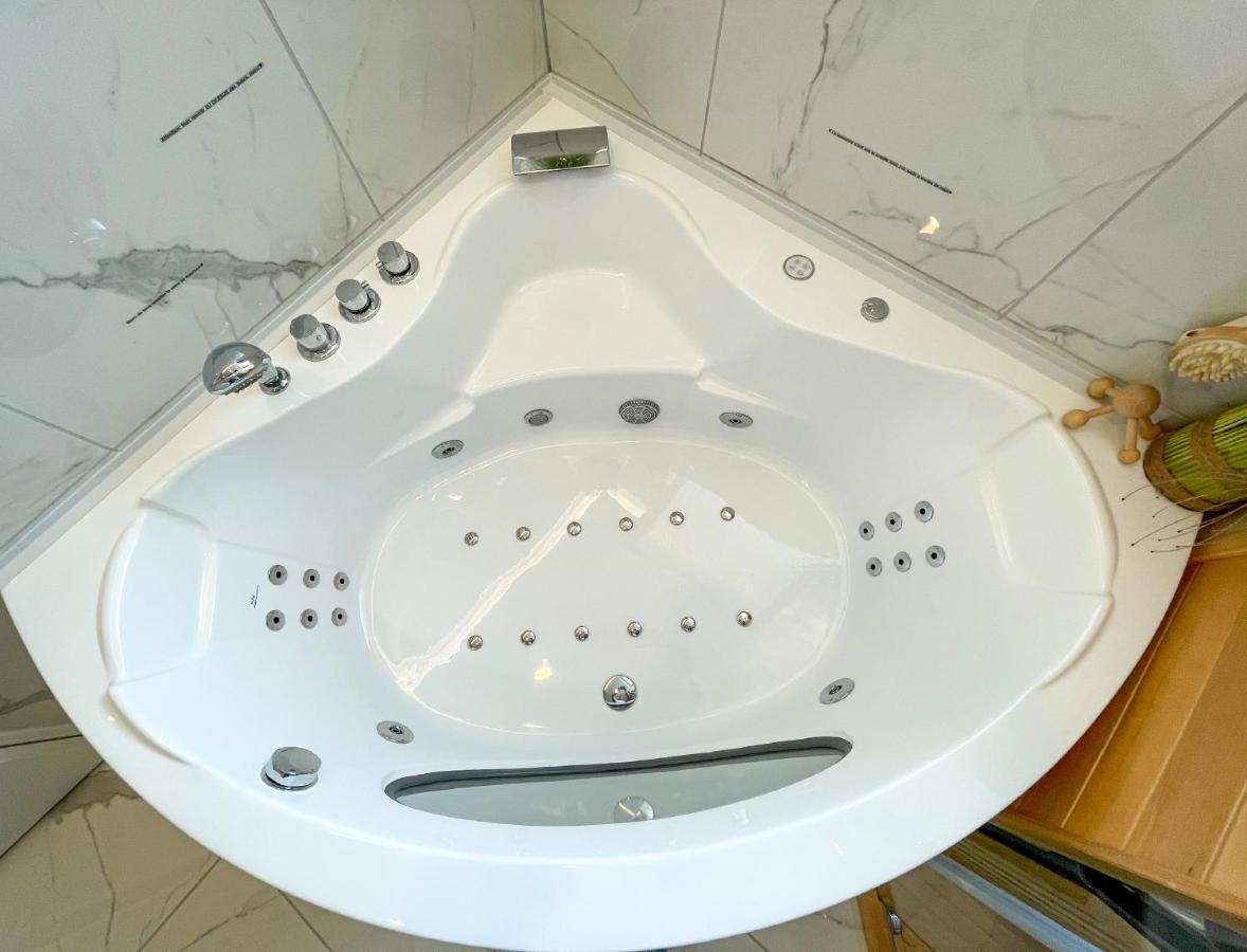 Votre Escale Boule d Or Sauna&Spa Niort Extérieur photo